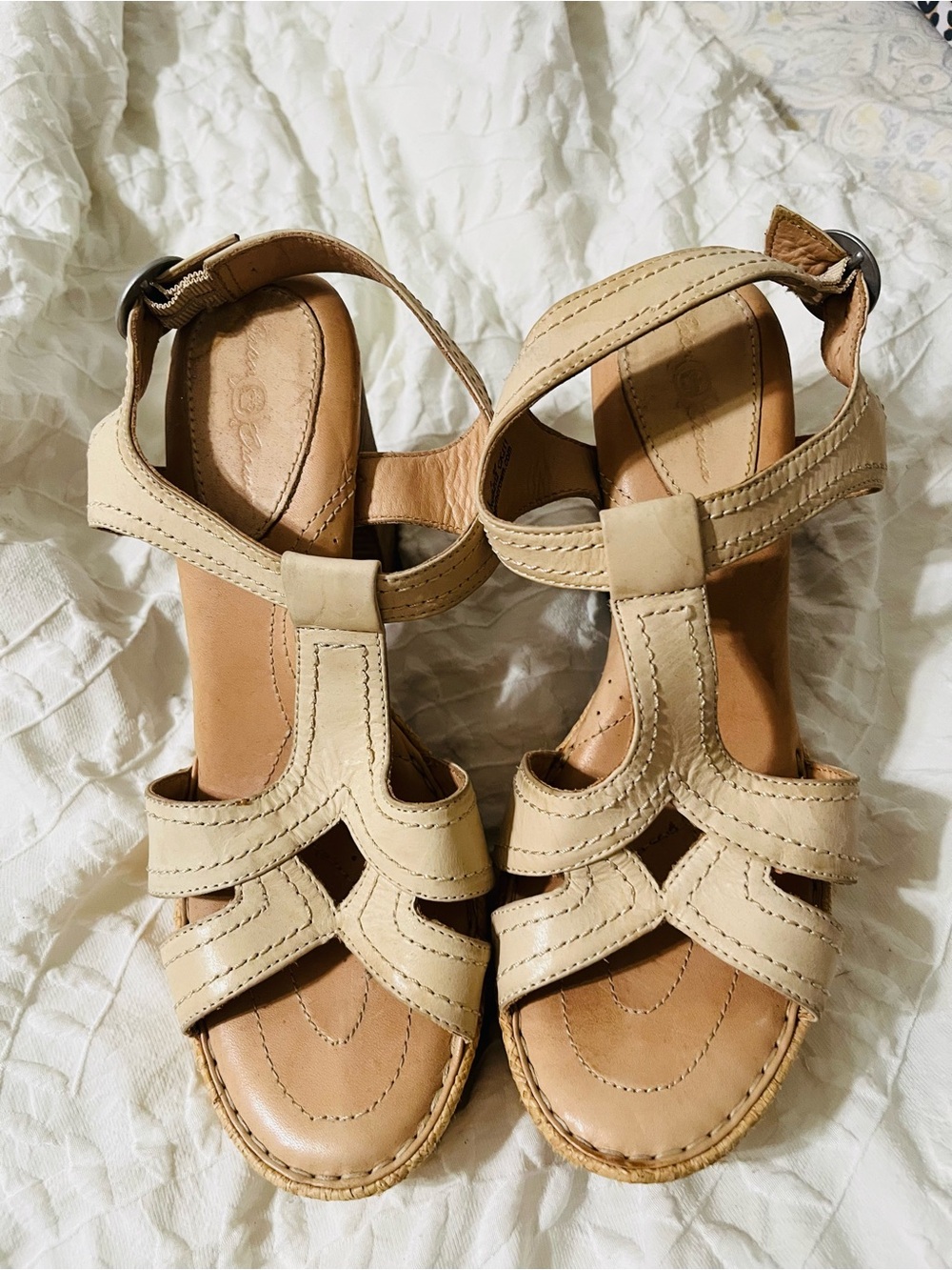 Born Women's Cream Leather T-Strap Sandals